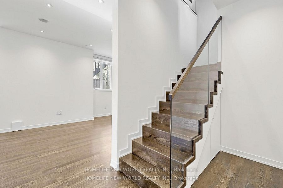 220 Roe Avenue, Toronto, ON, M5M 2J4 - 18
