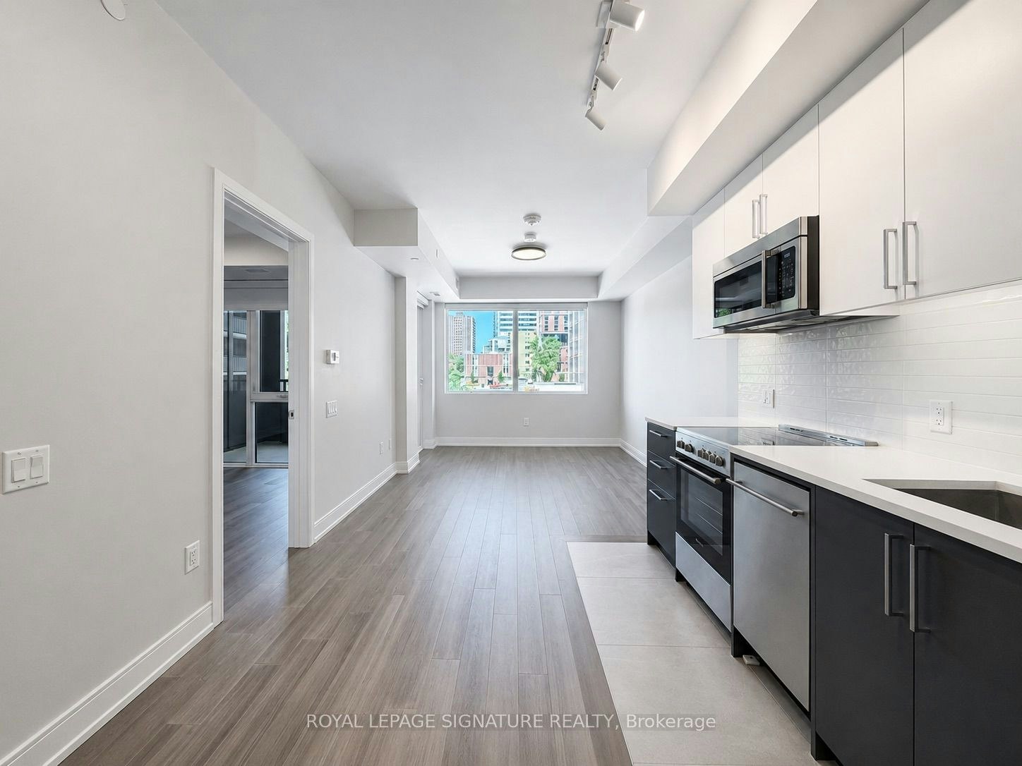 205-664 Spadina Avenue, Toronto, ON, M5S 0G4