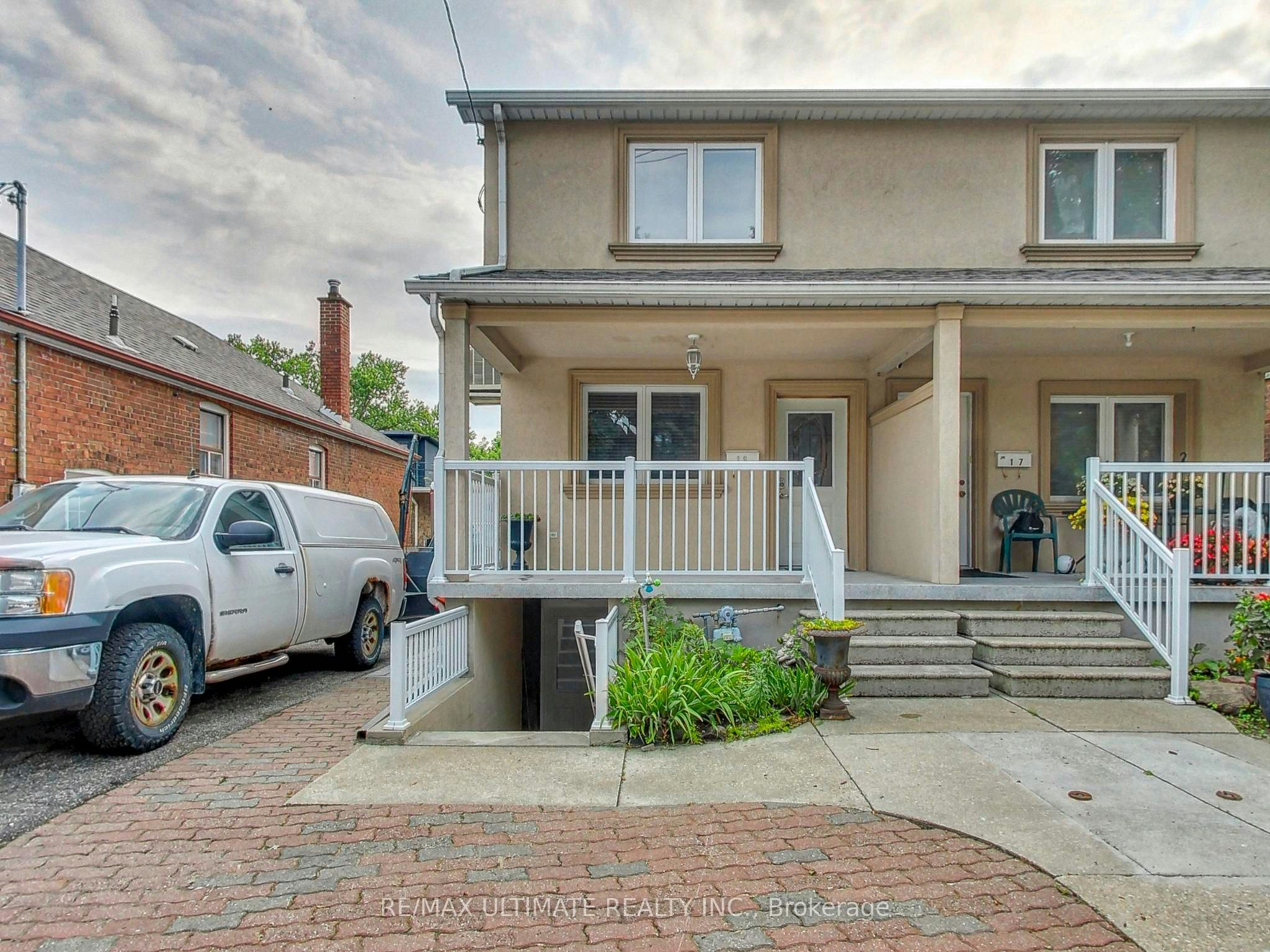 Upper-19 Glenora Avenue, Toronto, ON, M6C 3Y2 - 2