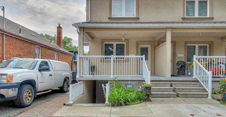 Upper-19 Glenora Avenue, Toronto, ON, M6C 3Y2 - 2