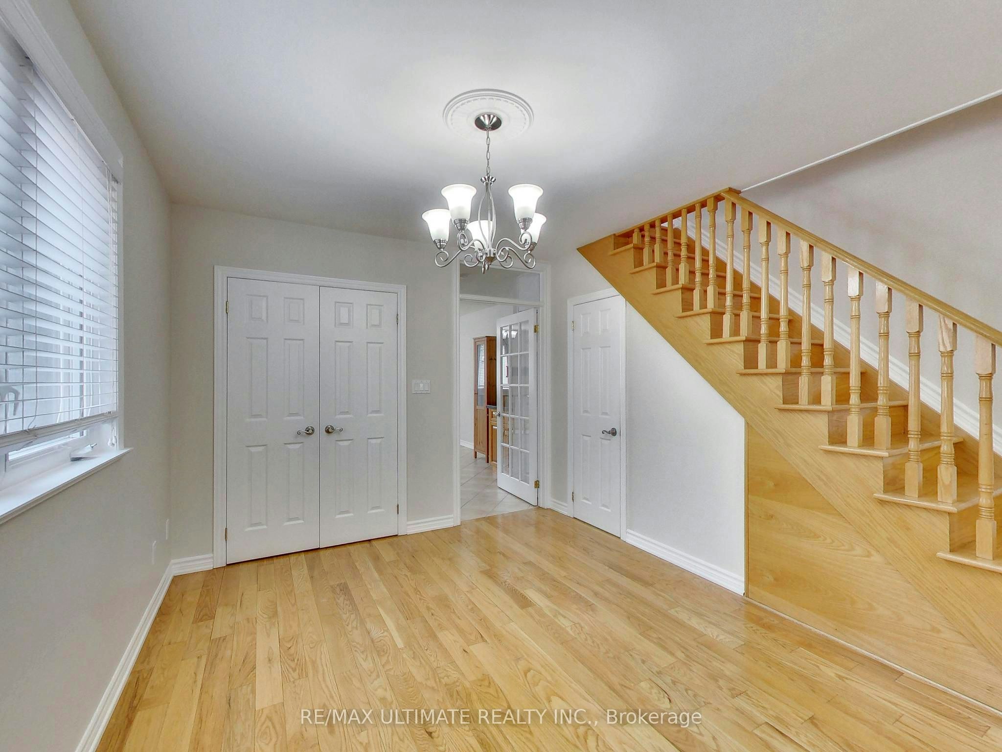 Upper-19 Glenora Avenue, Toronto, ON, M6C 3Y2 - 8