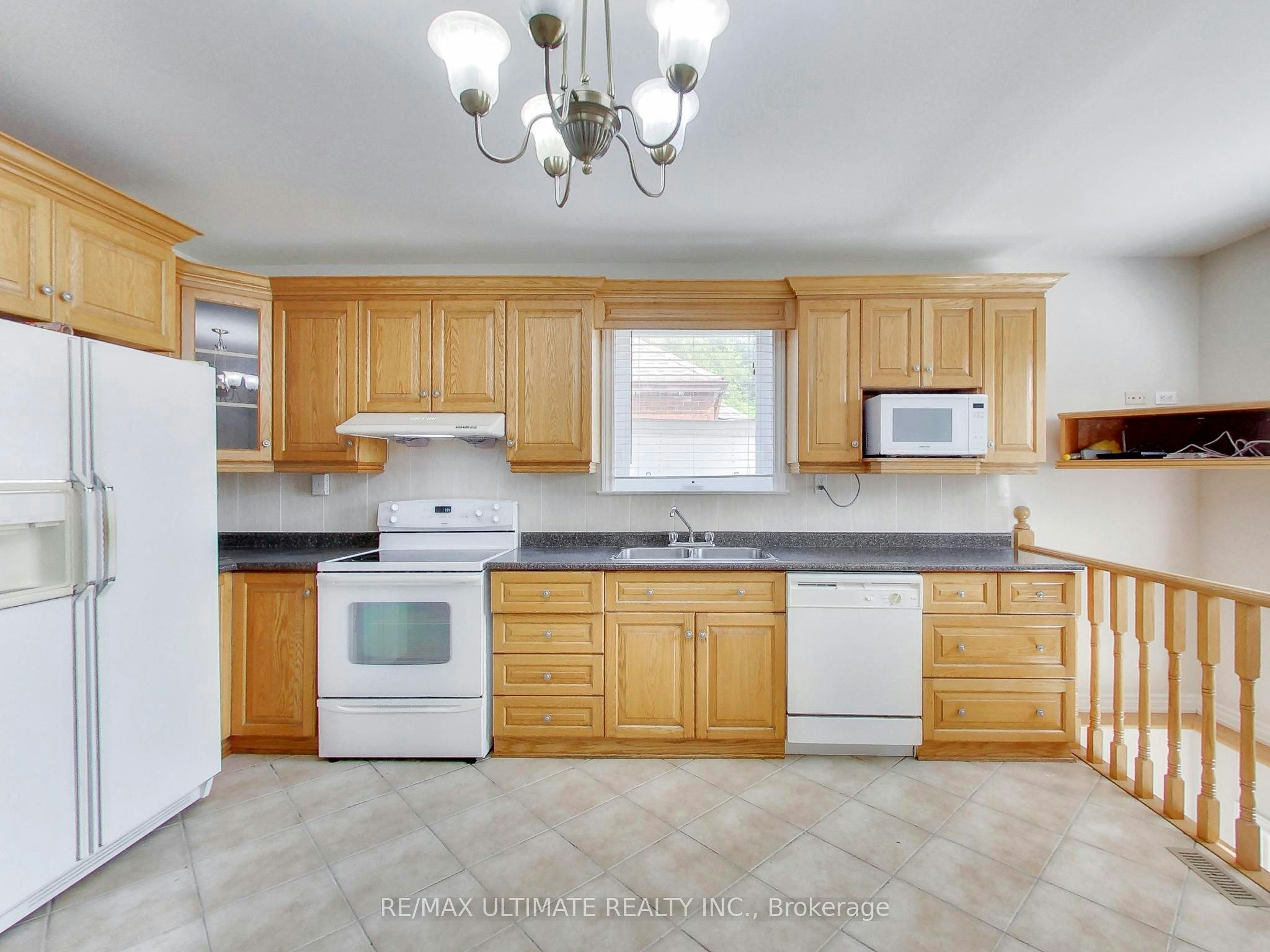 Upper-19 Glenora Avenue, Toronto, ON, M6C 3Y2 - 13
