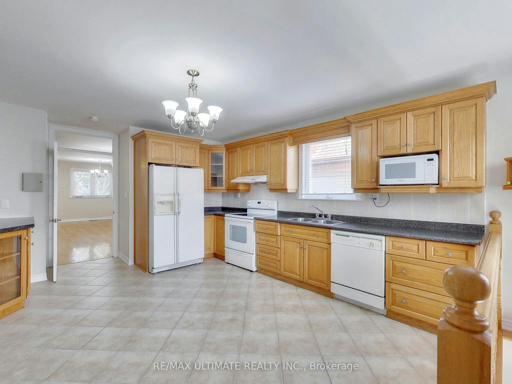 Upper-19 Glenora Avenue, Toronto, ON, M6C 3Y2 - 11