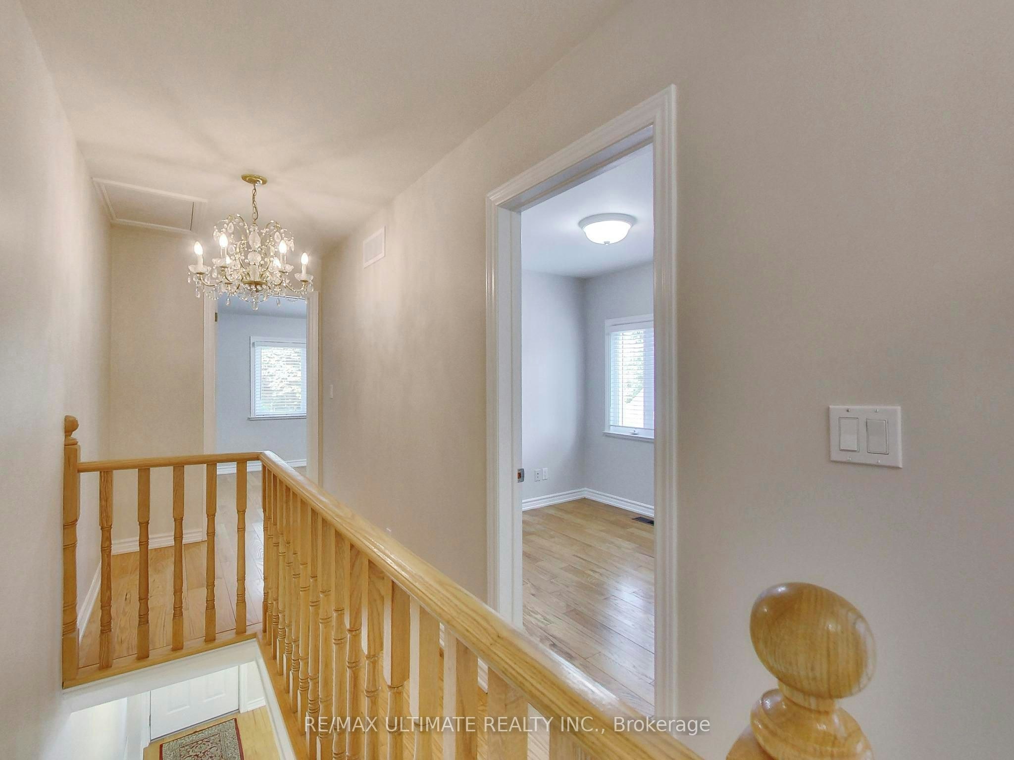 Upper-19 Glenora Avenue, Toronto, ON, M6C 3Y2 - 16