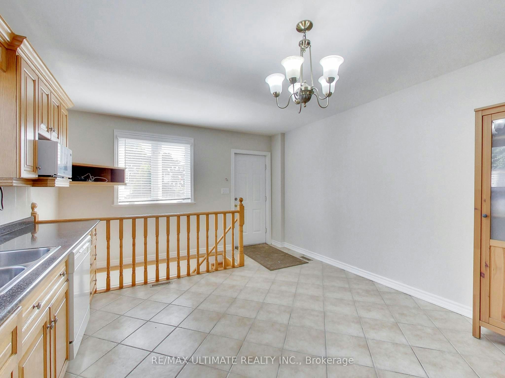 Upper-19 Glenora Avenue, Toronto, ON, M6C 3Y2 - 12