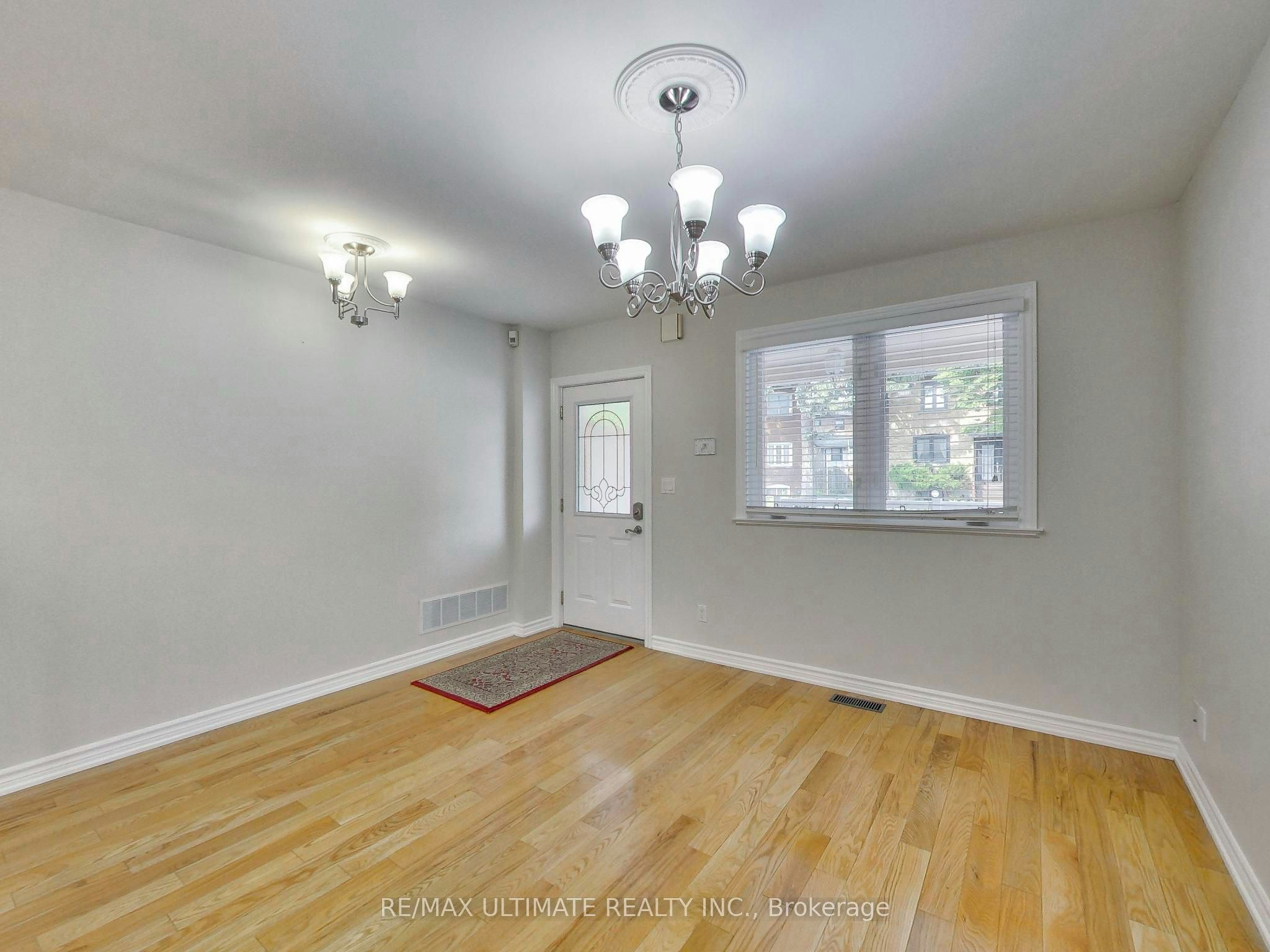 Upper-19 Glenora Avenue, Toronto, ON, M6C 3Y2 - 7