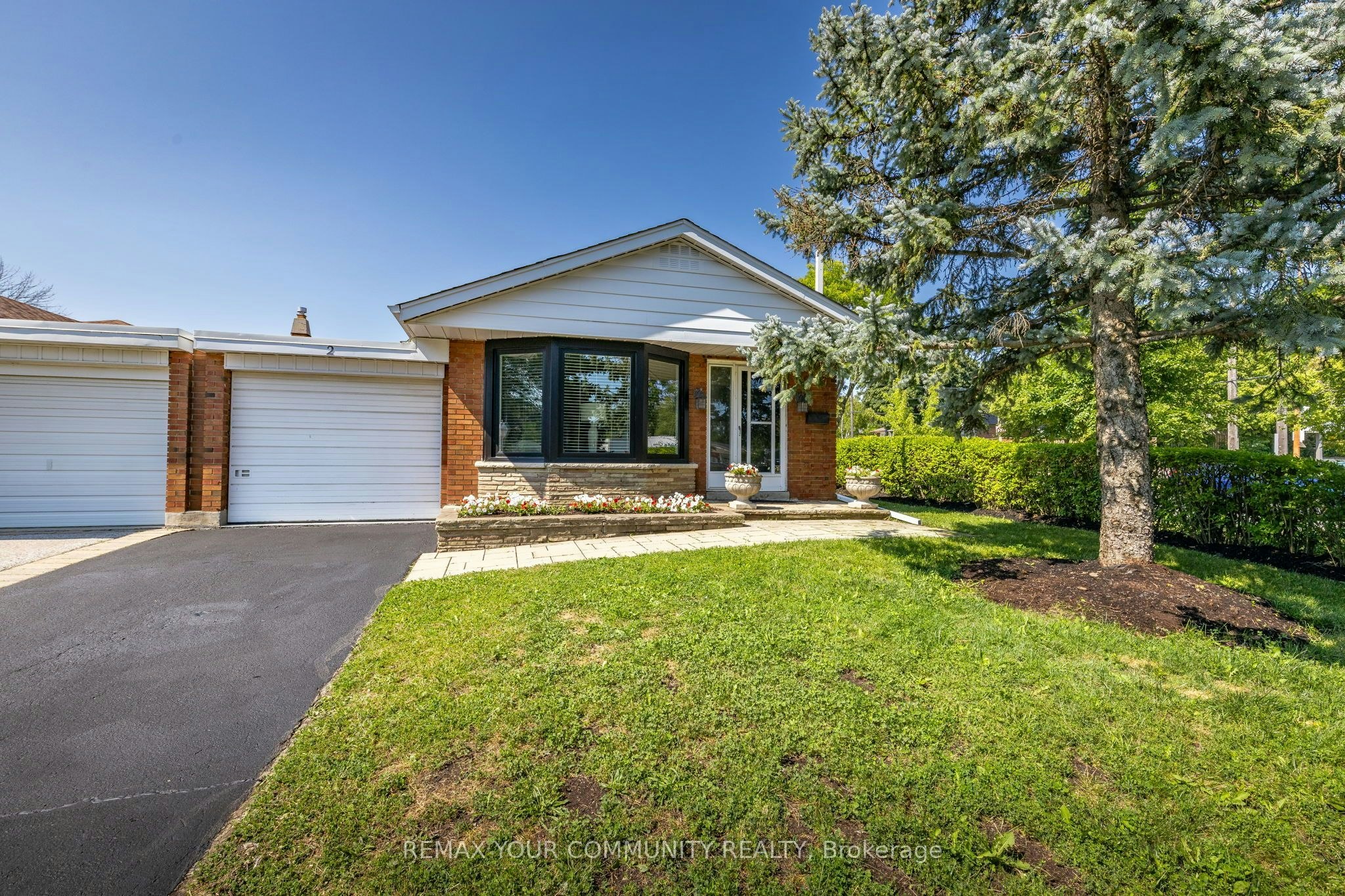 2 Doonaree Drive, Toronto, ON, M3A 1M4