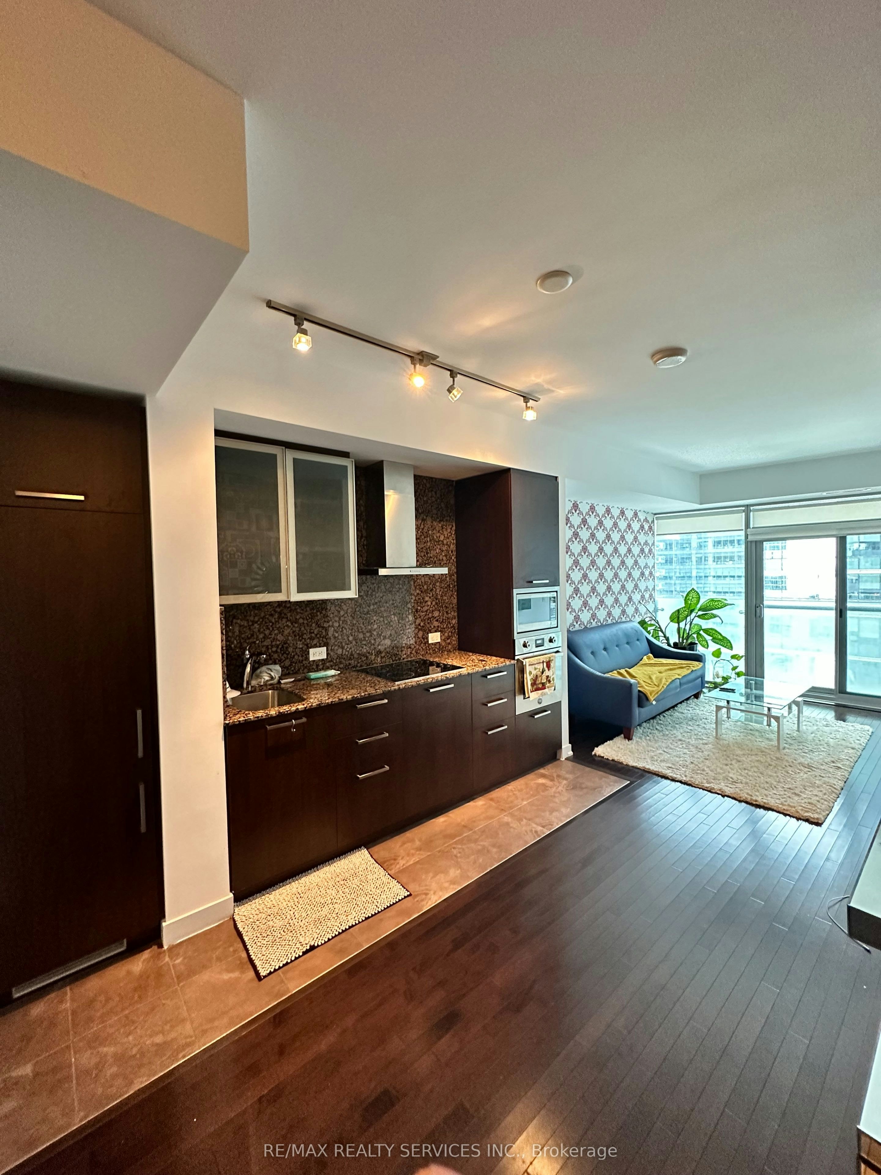 909-12 York Street, Toronto, ON, M5J 0A9 - 4