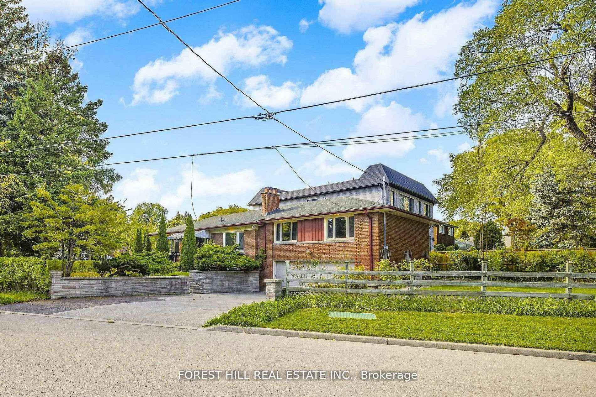 18 Irvington Crescent, Toronto, ON, M2N 2Z1