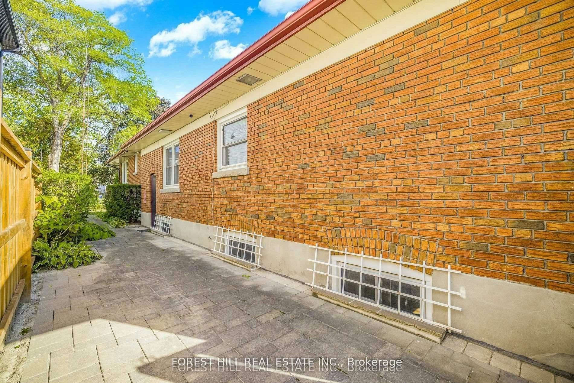 18 Irvington Crescent, Toronto, ON, M2N 2Z1 - 22