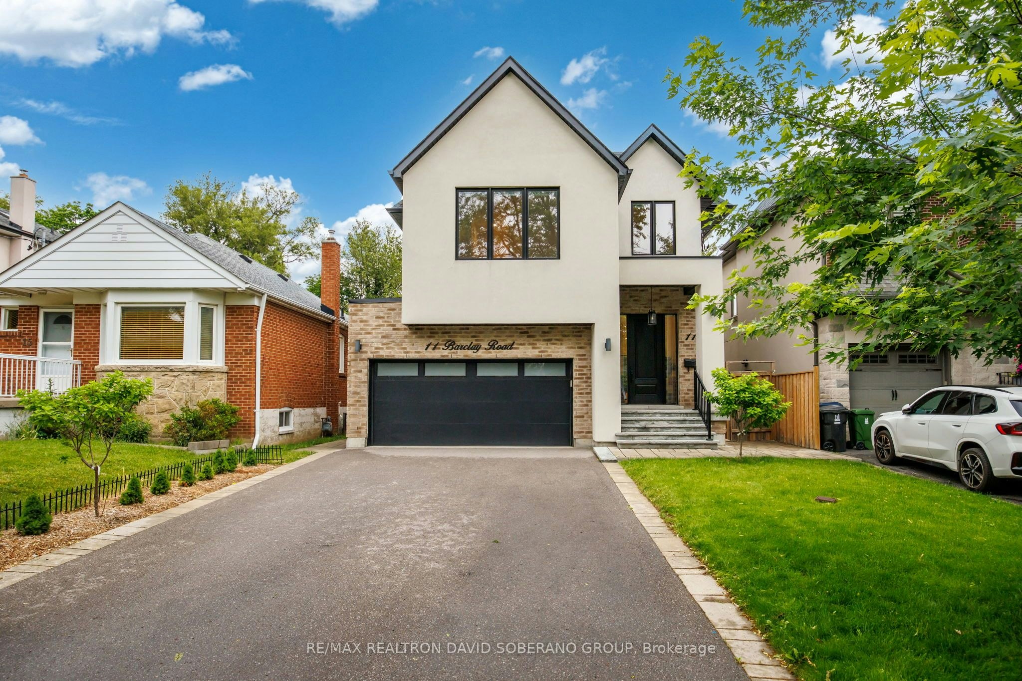 11 Barclay Road, Toronto, ON, M3H 3C8