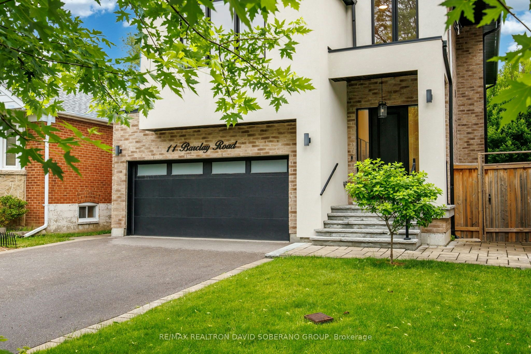 11 Barclay Road, Toronto, ON, M3H 3C8 - 2