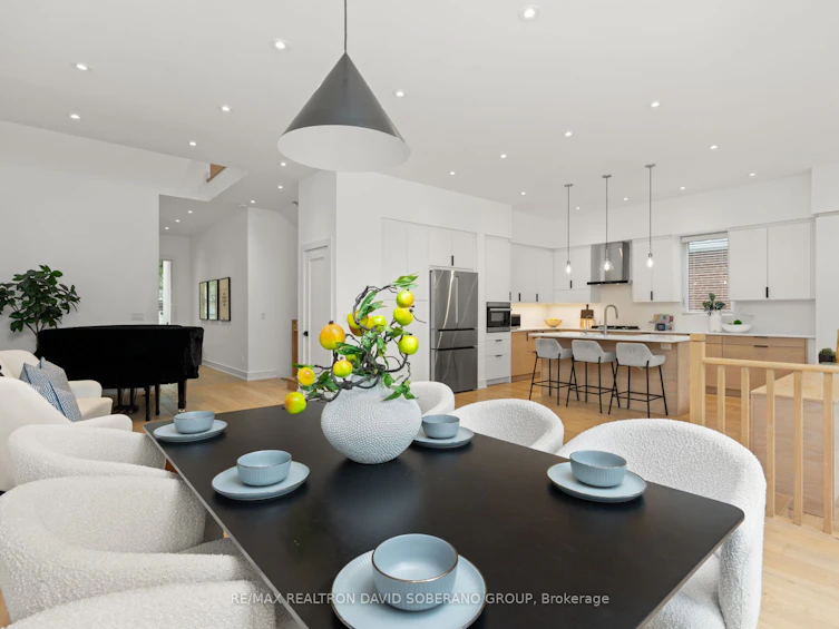 11 Barclay Road, Toronto, ON, M3H 3C8 - 13