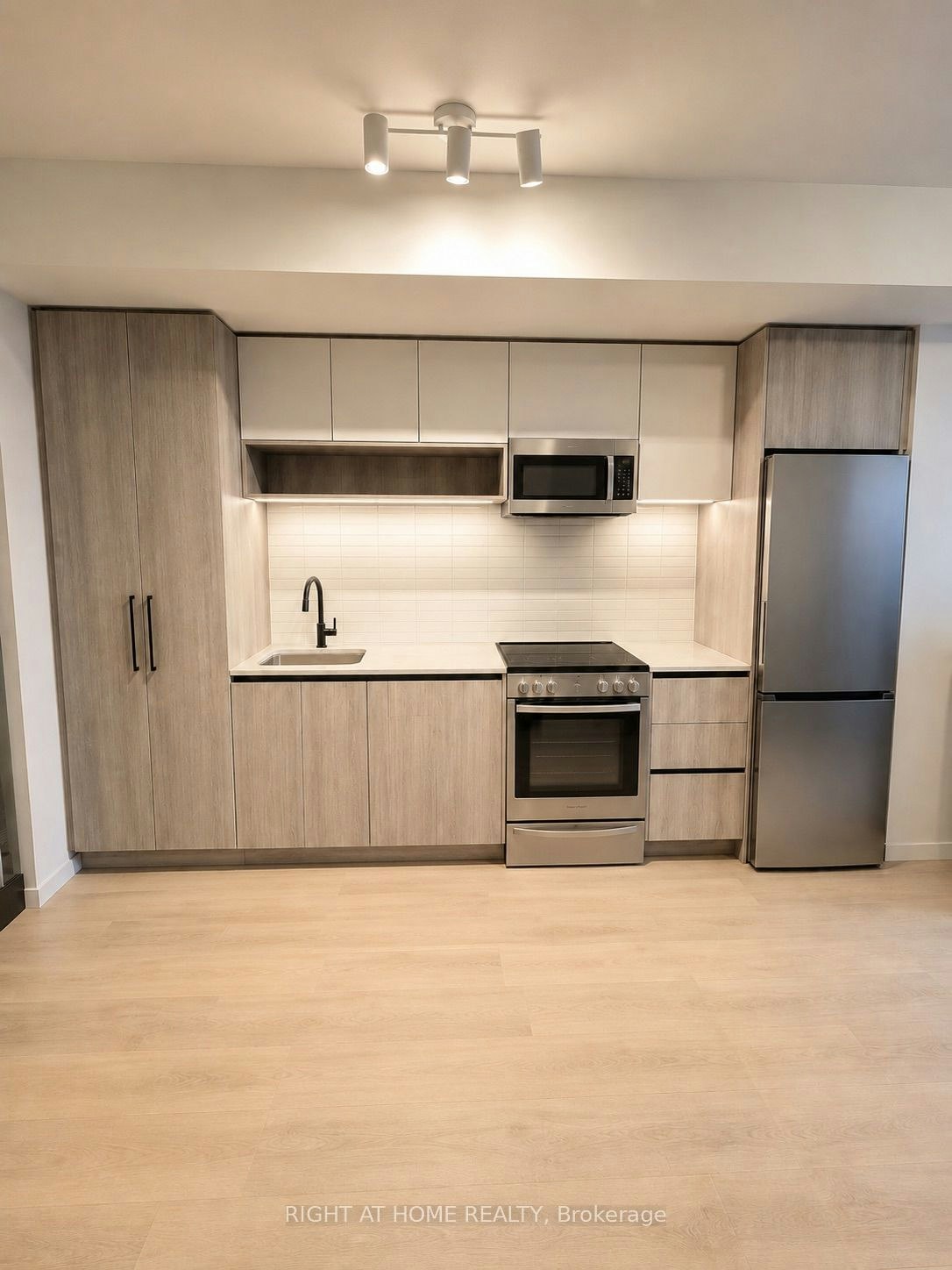 616-181 Sterling Road, Toronto, ON, M6R 2B2 - 4