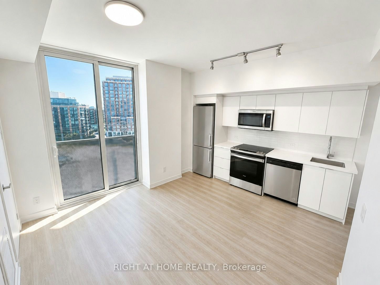 903-30 Tretti Way, Toronto, ON, M3H 0E3