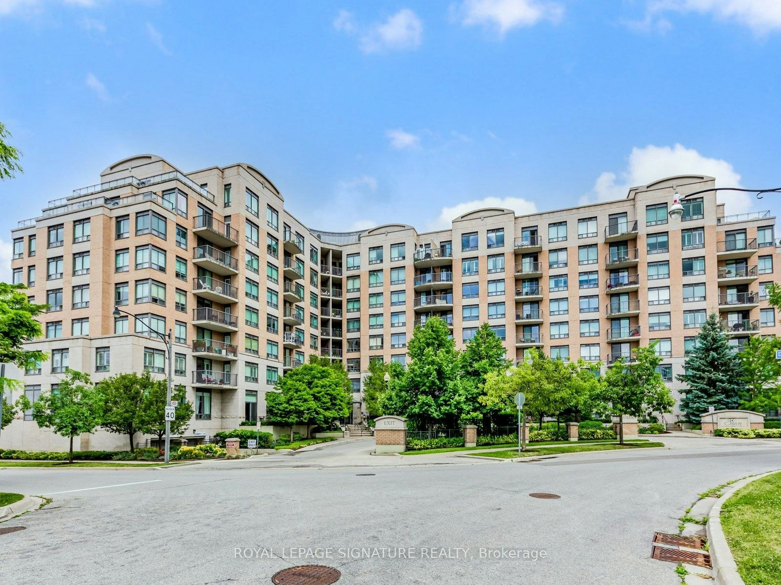 220-16 Dallimore Circle, Toronto, ON, M3C 4C4