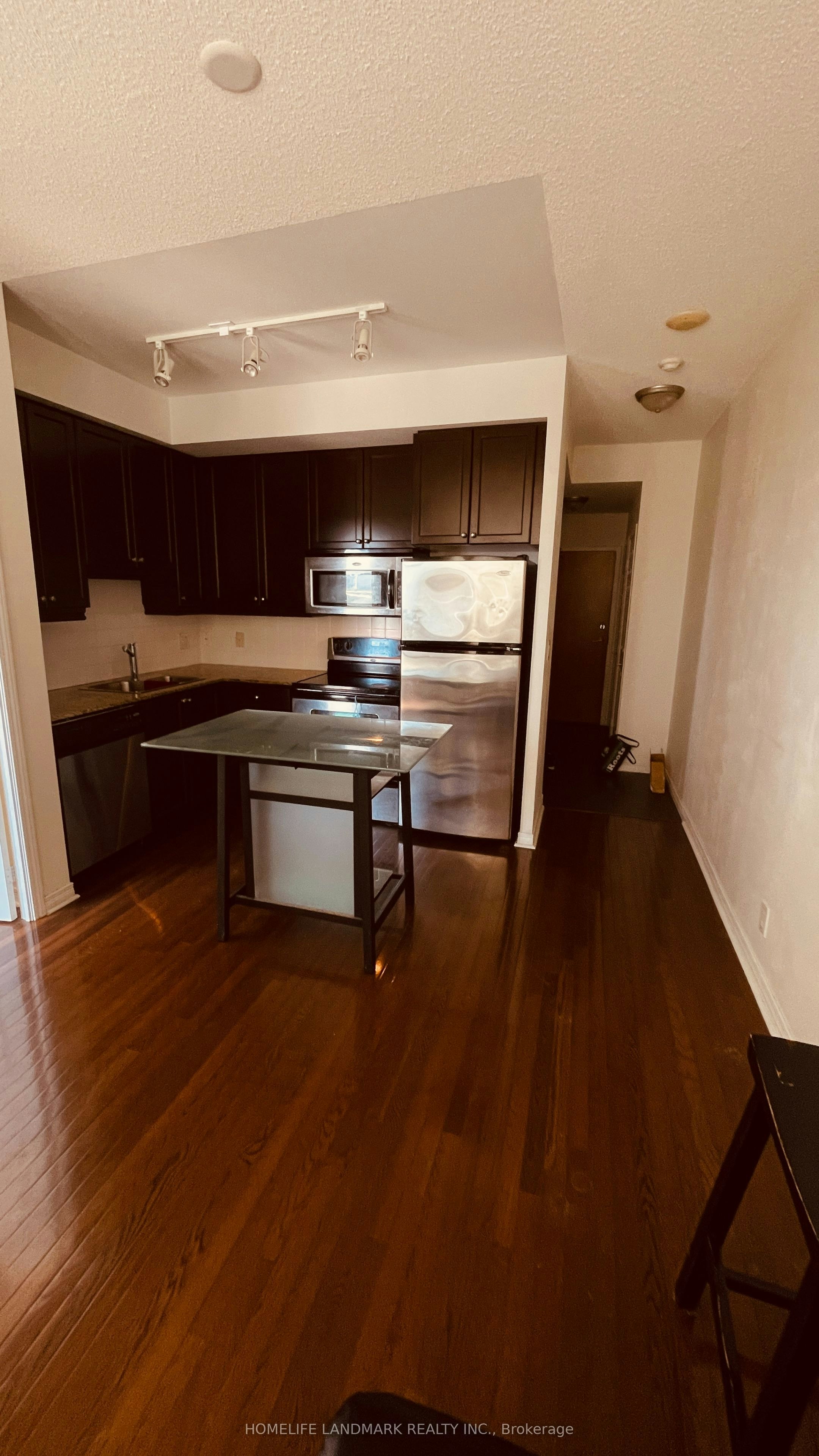 803-736 Spadina Avenue, Toronto, ON, M5S 2J6 - 4