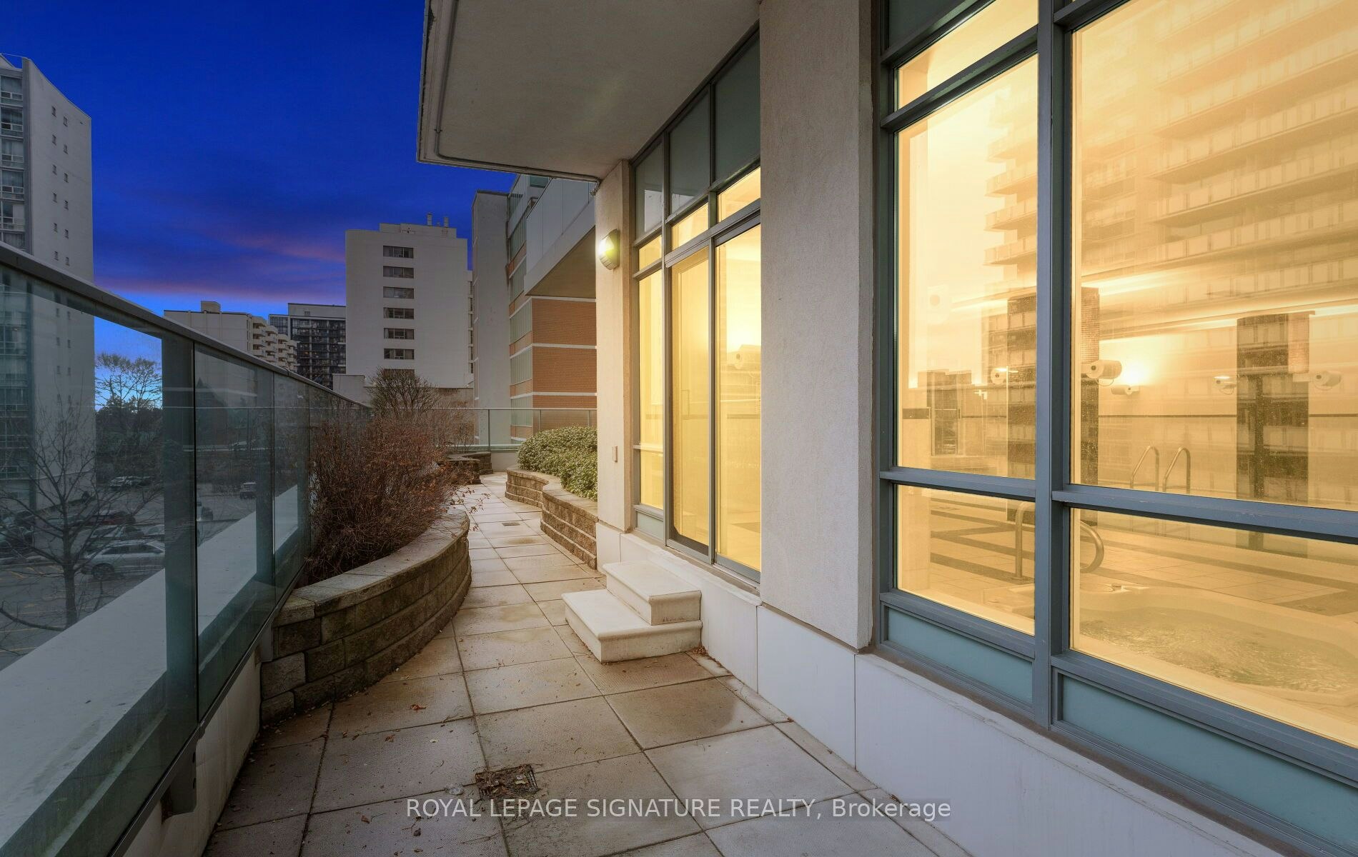 1411-212 Eglinton Avenue E, Toronto, ON, M4P 0A3 - 23
