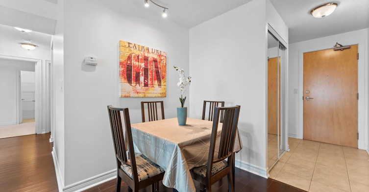 1411-212 Eglinton Avenue E, Toronto, ON, M4P 0A3 - 9
