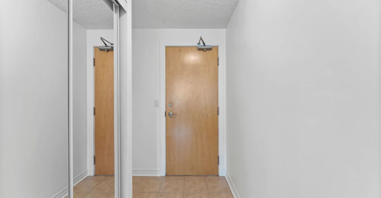 1411-212 Eglinton Avenue E, Toronto, ON, M4P 0A3 - 3