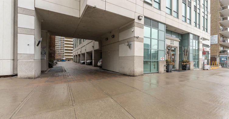 1411-212 Eglinton Avenue E, Toronto, ON, M4P 0A3 - 32