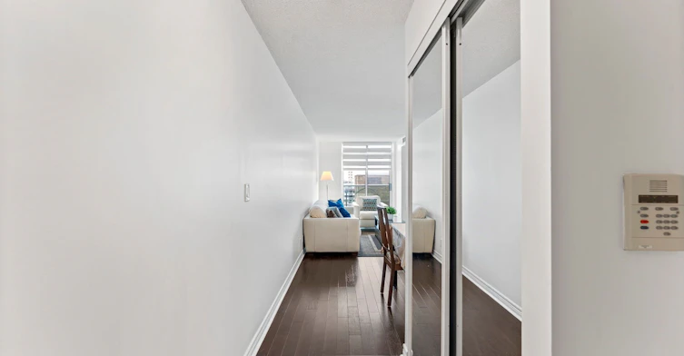1411-212 Eglinton Avenue E, Toronto, ON, M4P 0A3 - 4