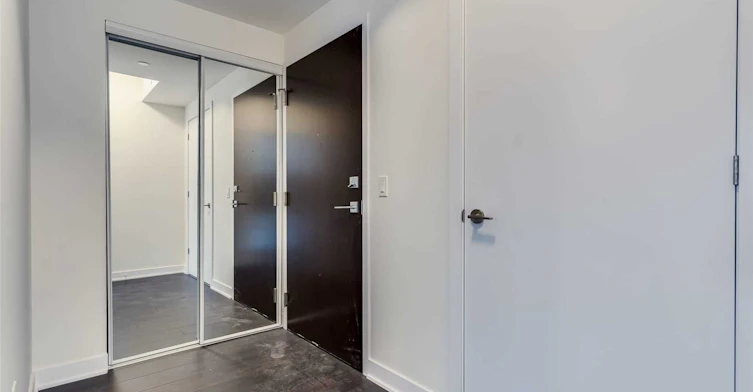 4811-2221 Yonge Street, Toronto, ON, M4S 2B4 - 8