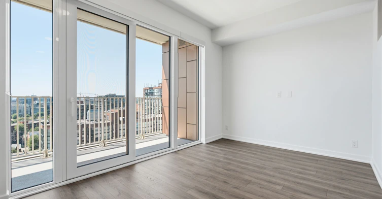 1420-88 Bathurst Street, Toronto, ON, M5V 0W8 - 46