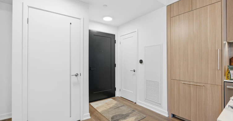 1212-88 Bathurst Street, Toronto, ON, M5V 0W8 - 2