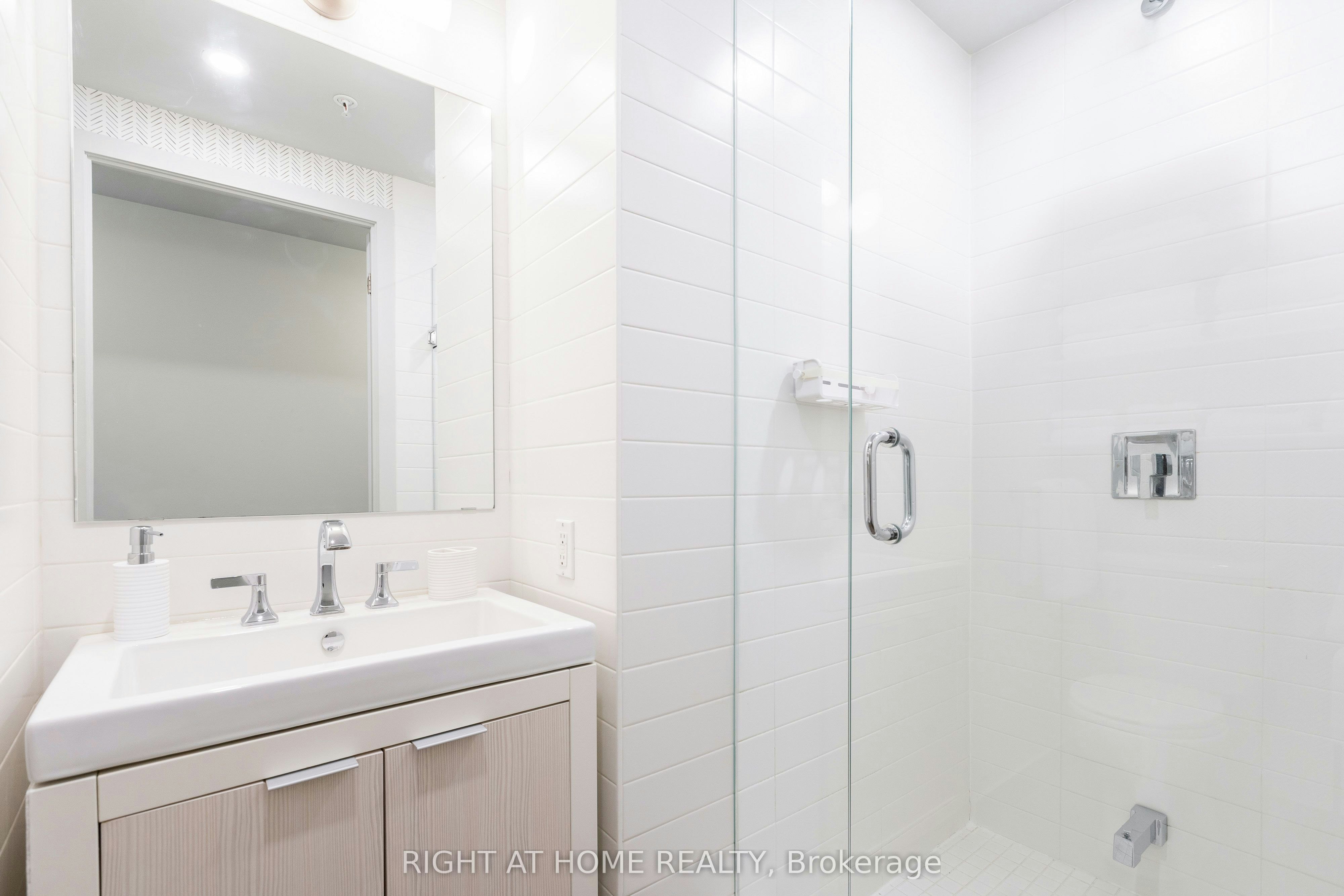 202-130 Rusholme Road, Toronto, ON, M6H 2Y7 - 15