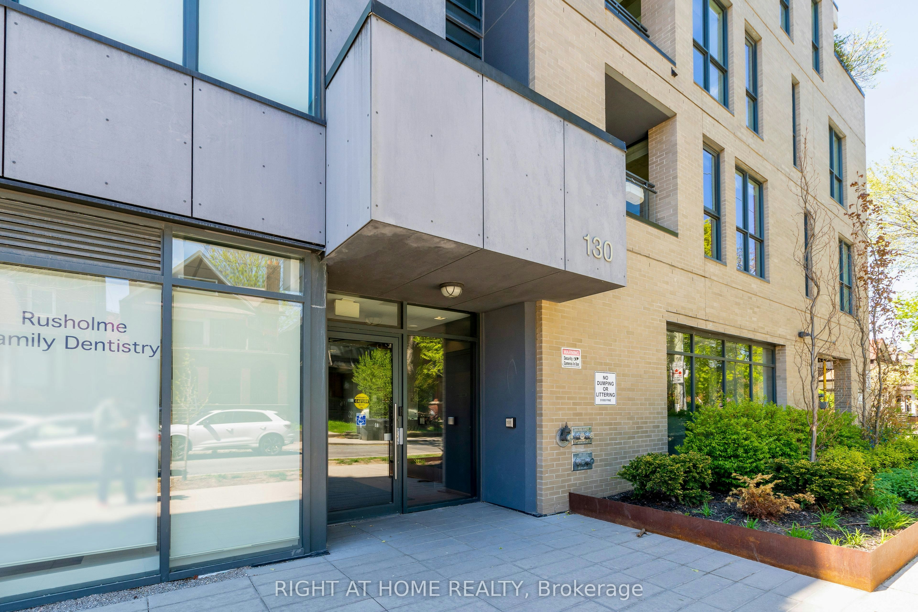 202-130 Rusholme Road, Toronto, ON, M6H 2Y7 - 2