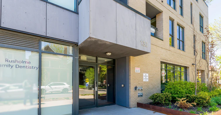 202-130 Rusholme Road, Toronto, ON, M6H 2Y7 - 2