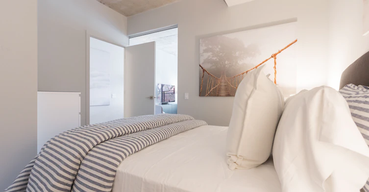 202-130 Rusholme Road, Toronto, ON, M6H 2Y7 - 5