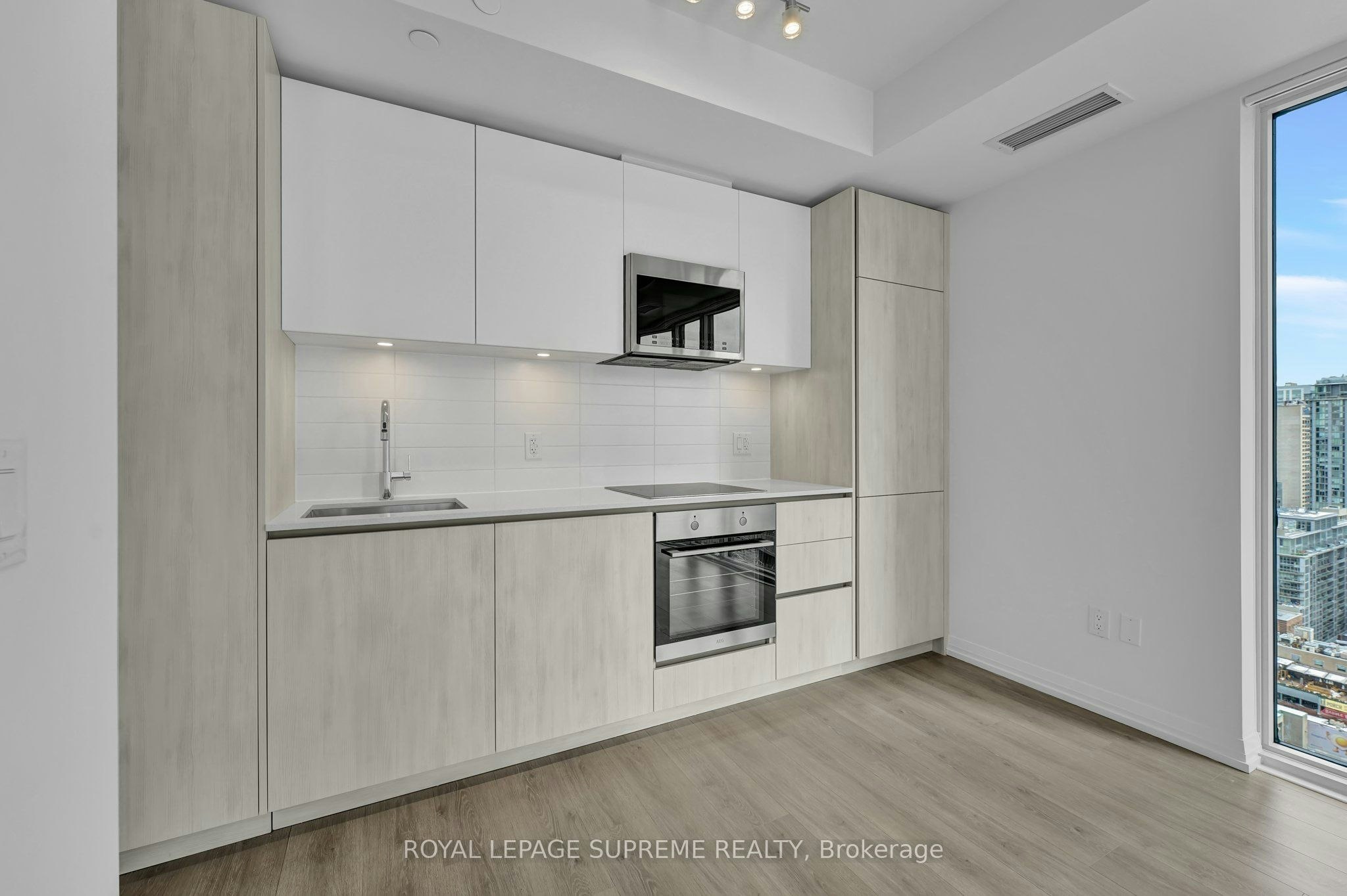 2929-28 Widmer Street, Toronto, ON, M5V 0T2 - 10