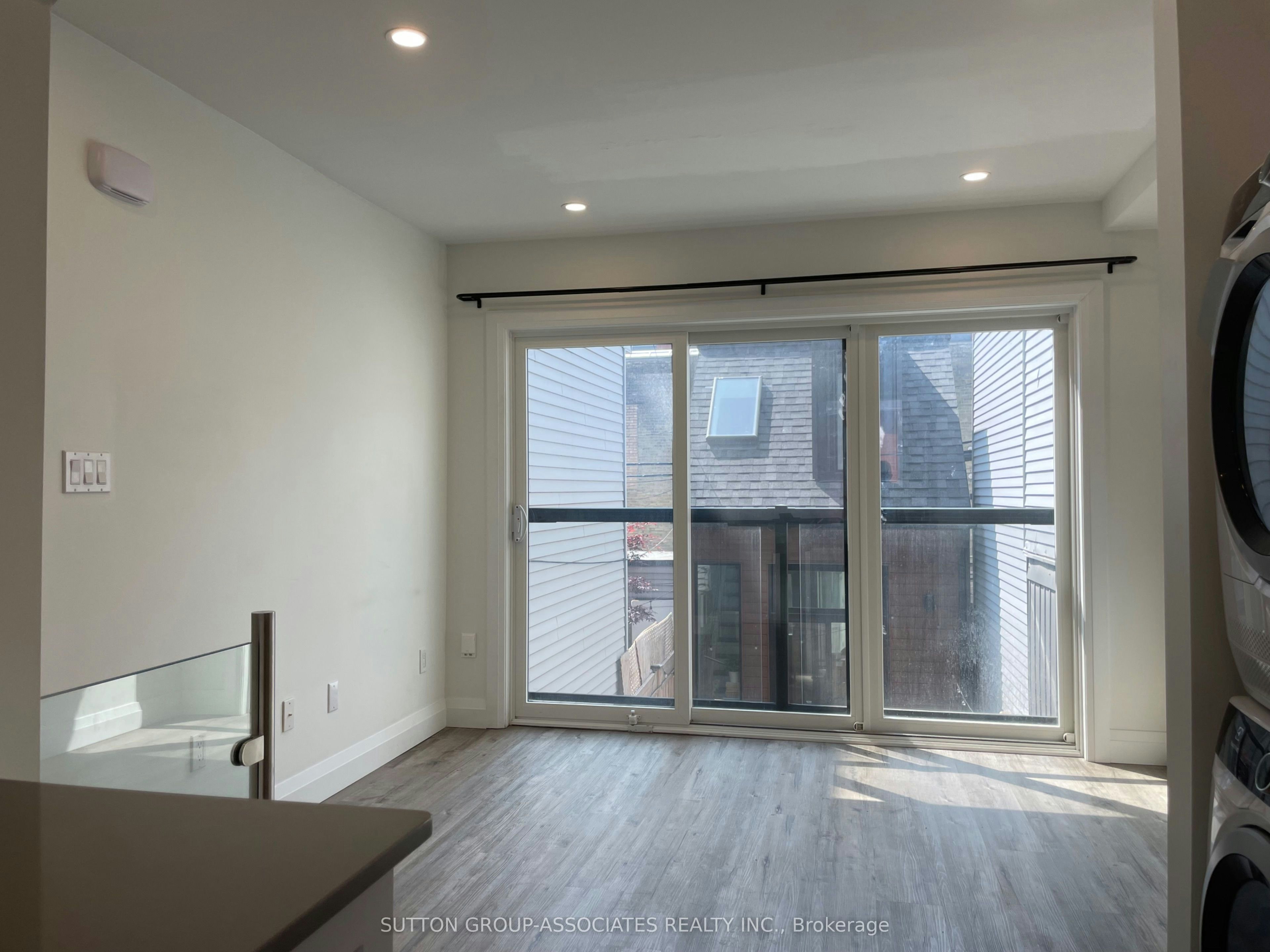 2-9 Whitaker Avenue, Toronto, ON, M6J 1A2 - 3