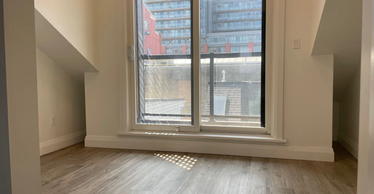 2-9 Whitaker Avenue, Toronto, ON, M6J 1A2 - 8