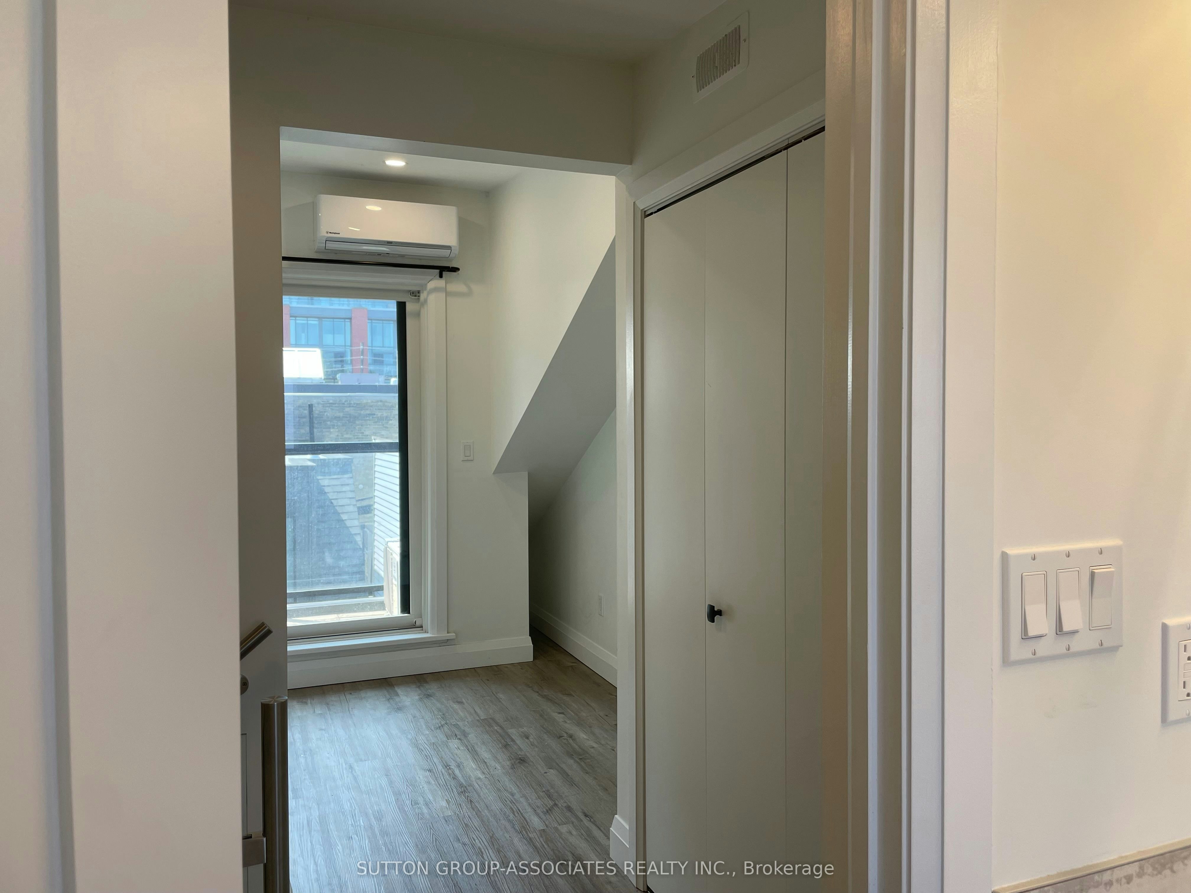 2-9 Whitaker Avenue, Toronto, ON, M6J 1A2 - 7