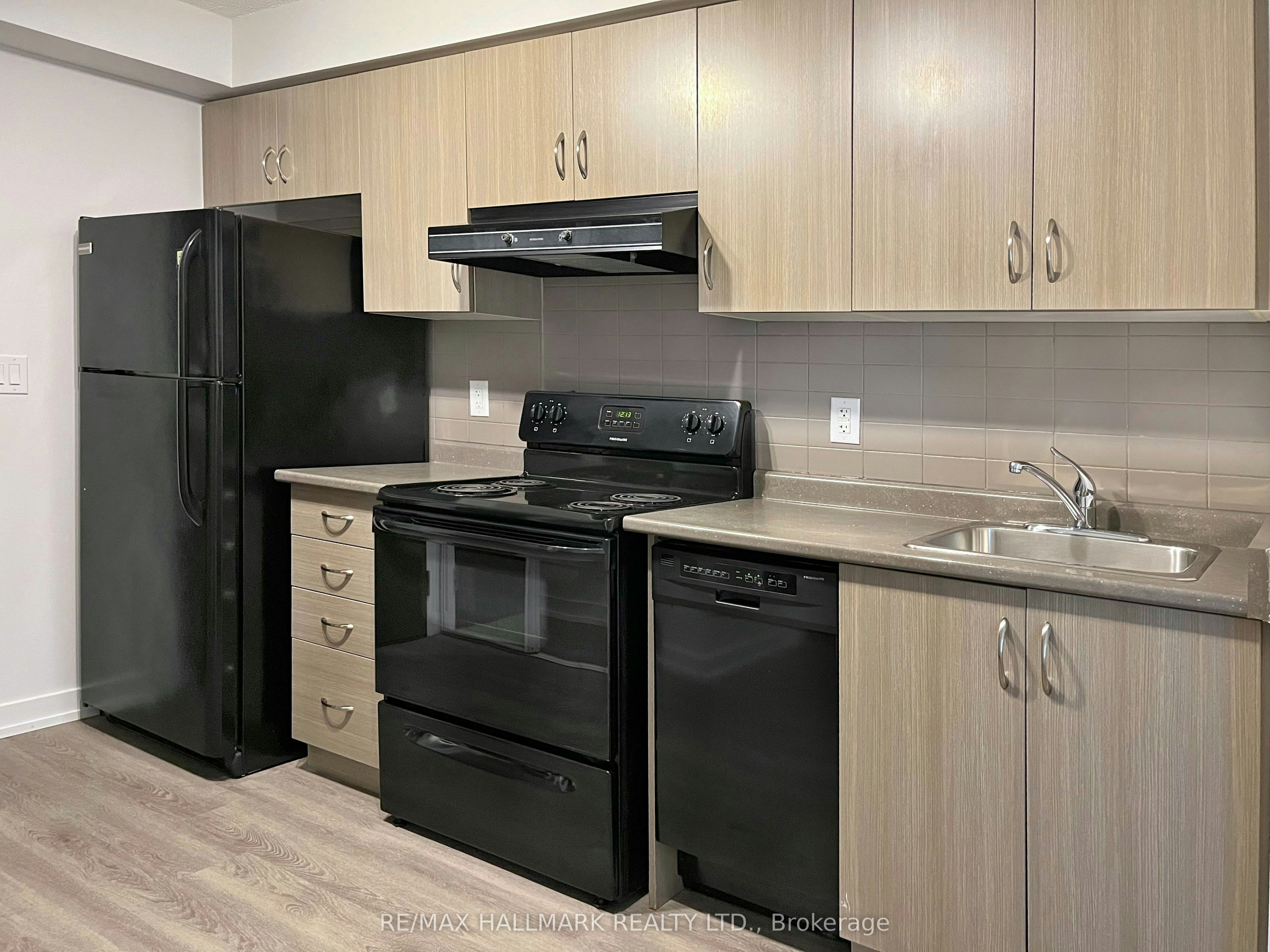 704-132 Berkeley Street, Toronto, ON, M5A 2W9 - 4