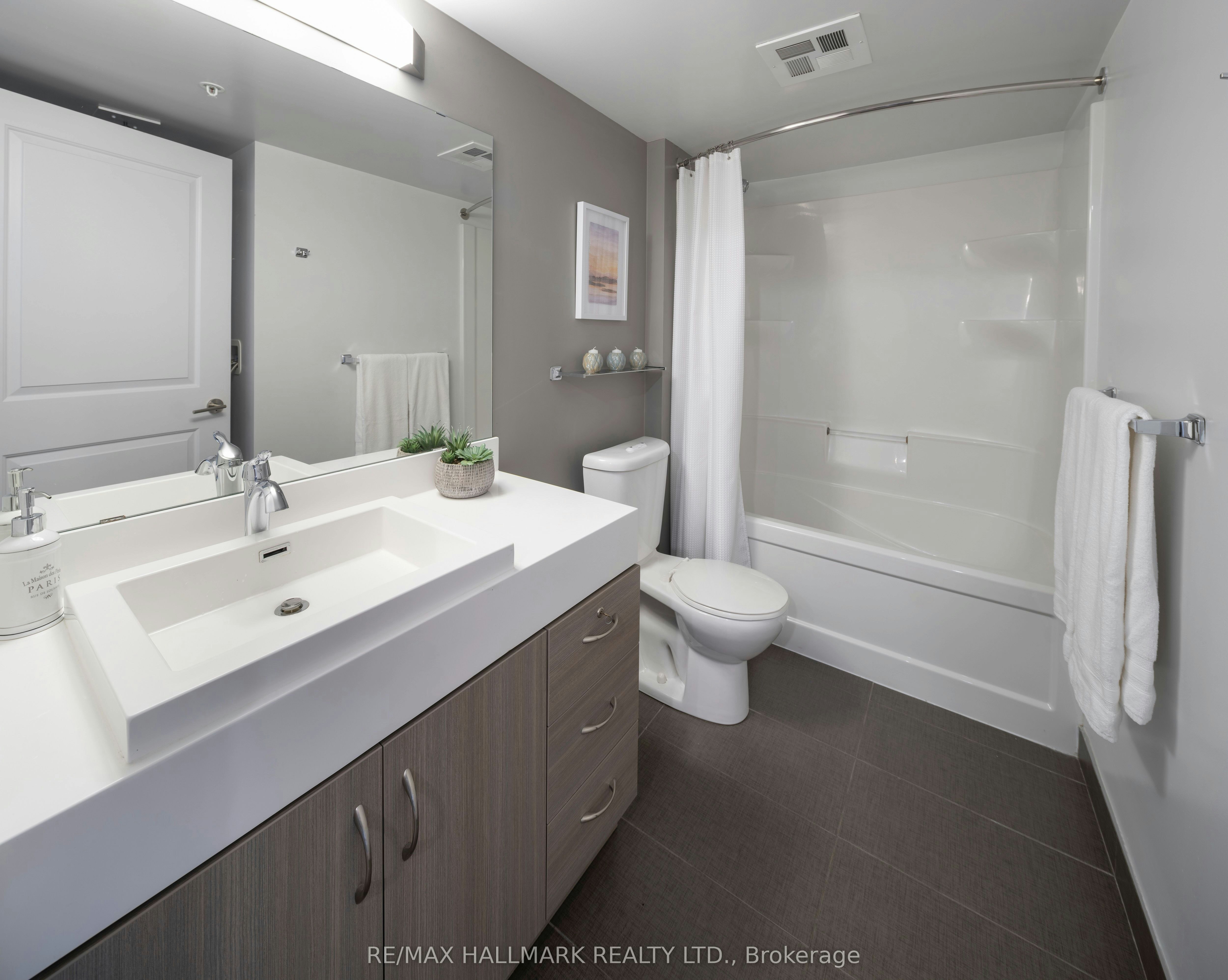 601-132 Berkeley Street, Toronto, ON, M5A 2W9 - 9