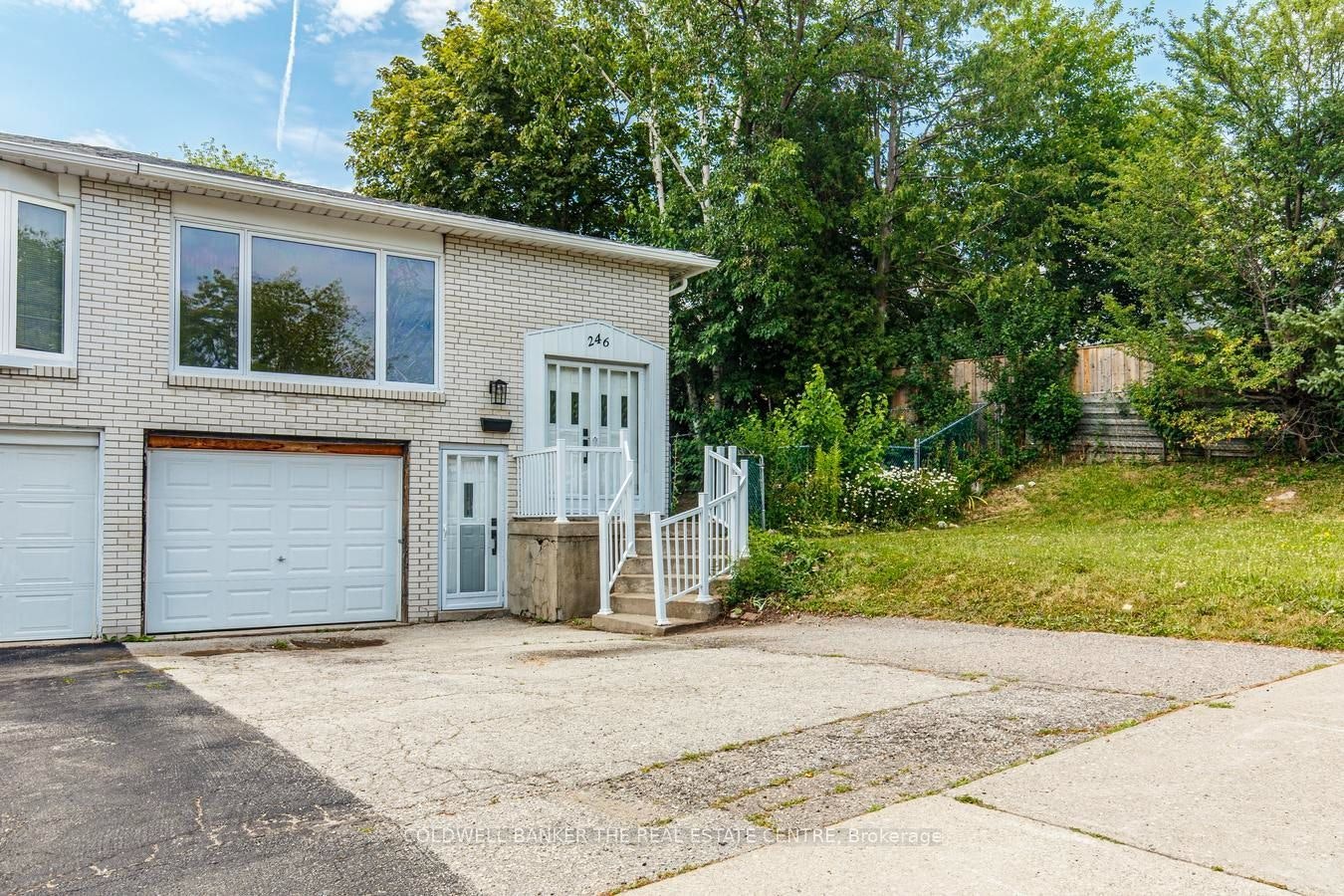Upper-246 Cherokee Blvd Boulevard, Toronto, ON, M2H 2J7 - 2
