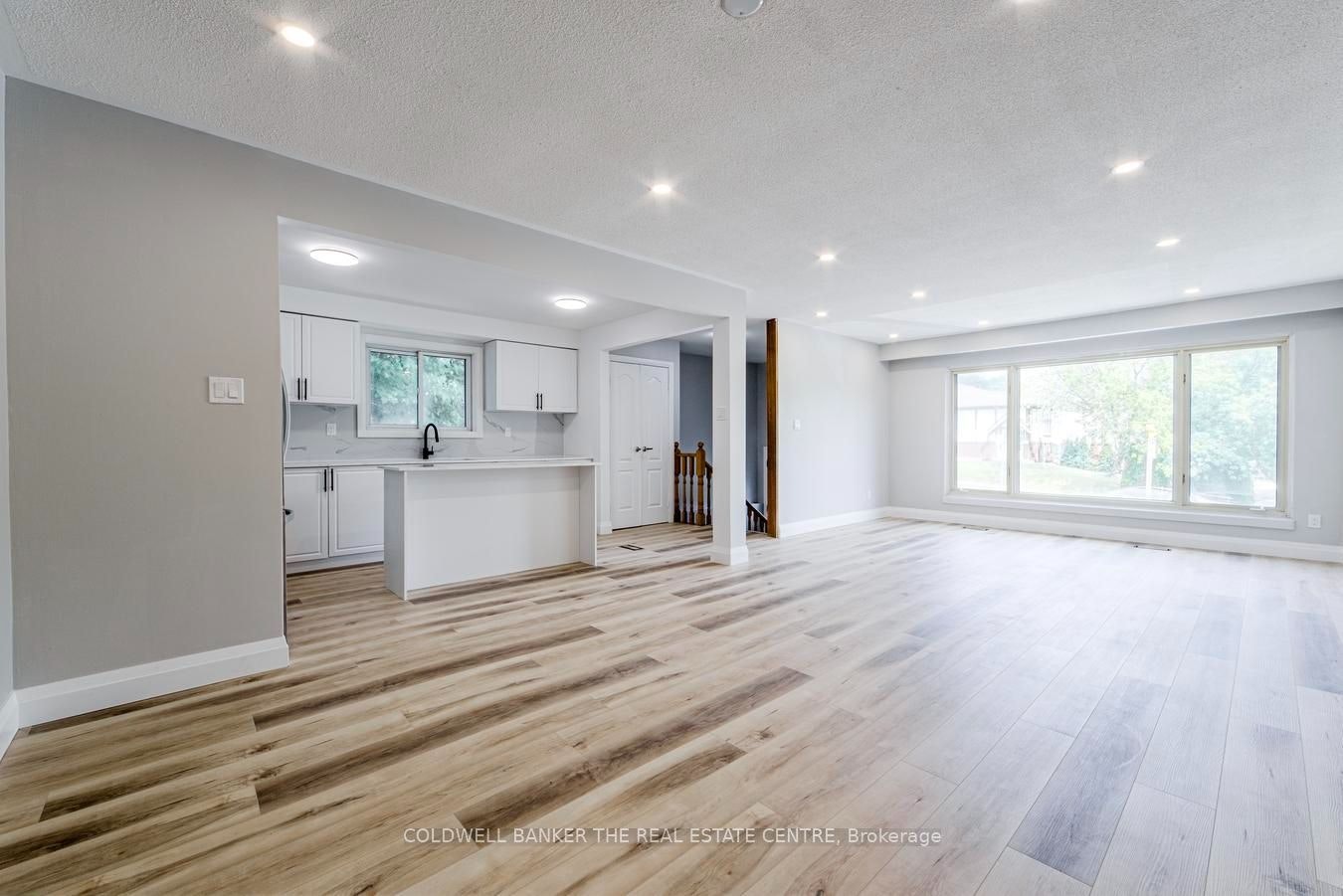 Upper-246 Cherokee Blvd Boulevard, Toronto, ON, M2H 2J7 - 9
