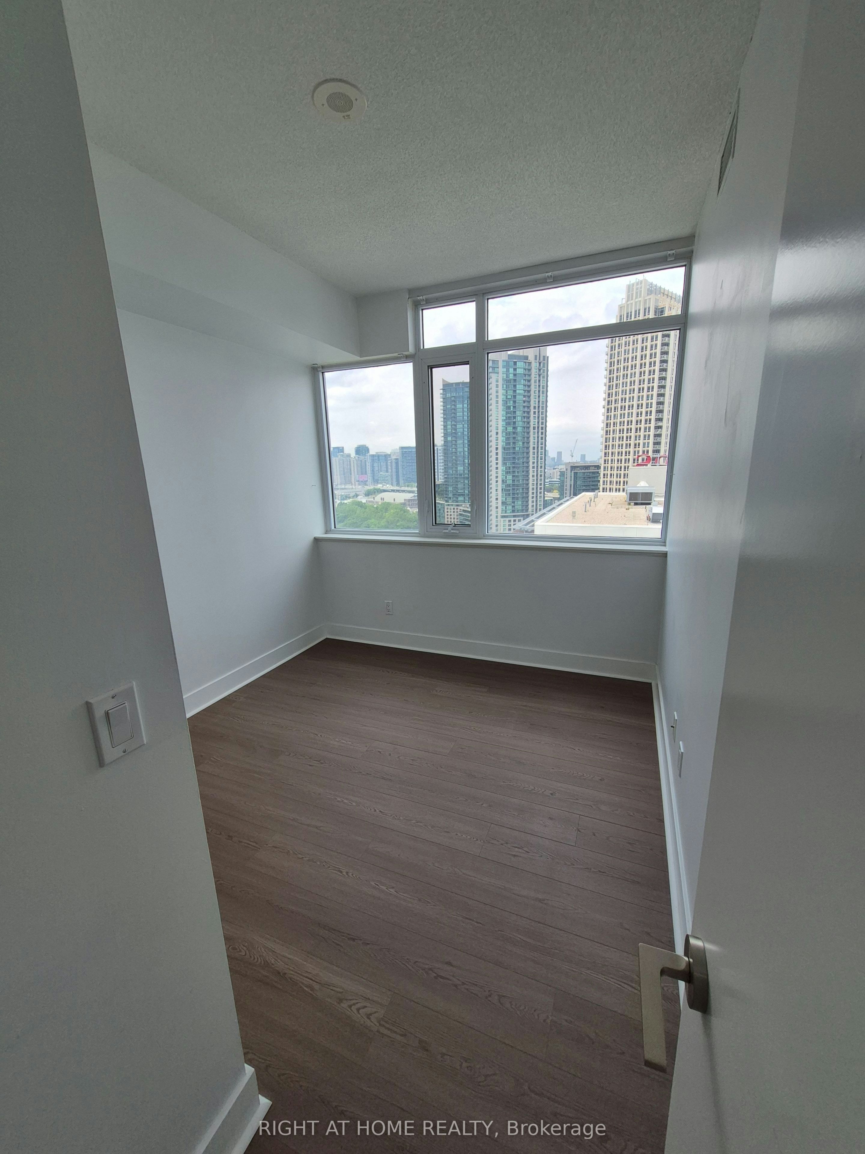 1807-90 Stadium Road, Toronto, ON, M5V 3W5 - 6