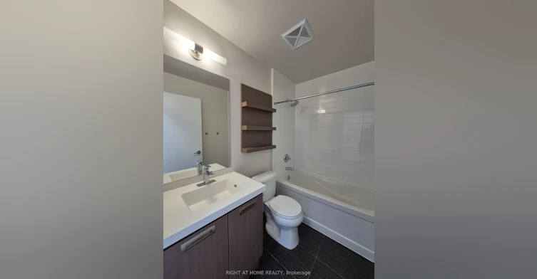 1807-90 Stadium Road, Toronto, ON, M5V 3W5 - 3