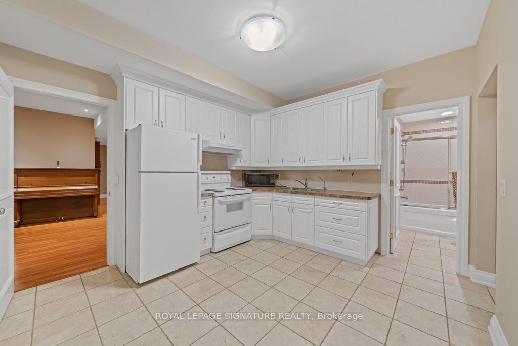 428 Glengrove Avenue, Toronto, ON, M5N 1X2 - 25