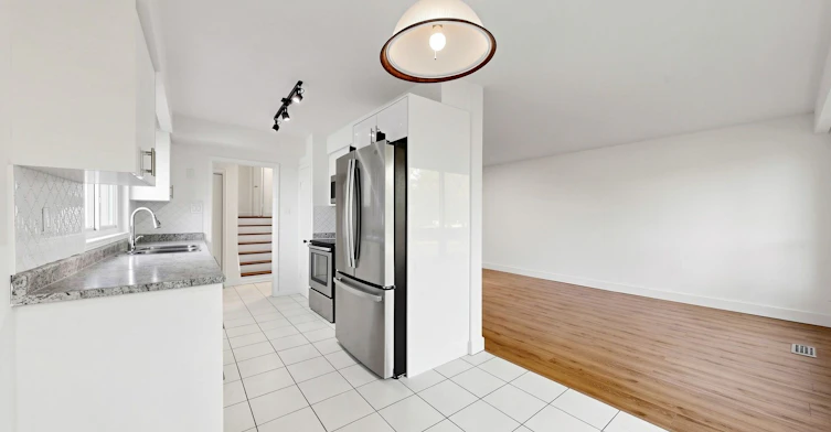26 Fenside Drive, Toronto, ON, M3A 2V3 - 2