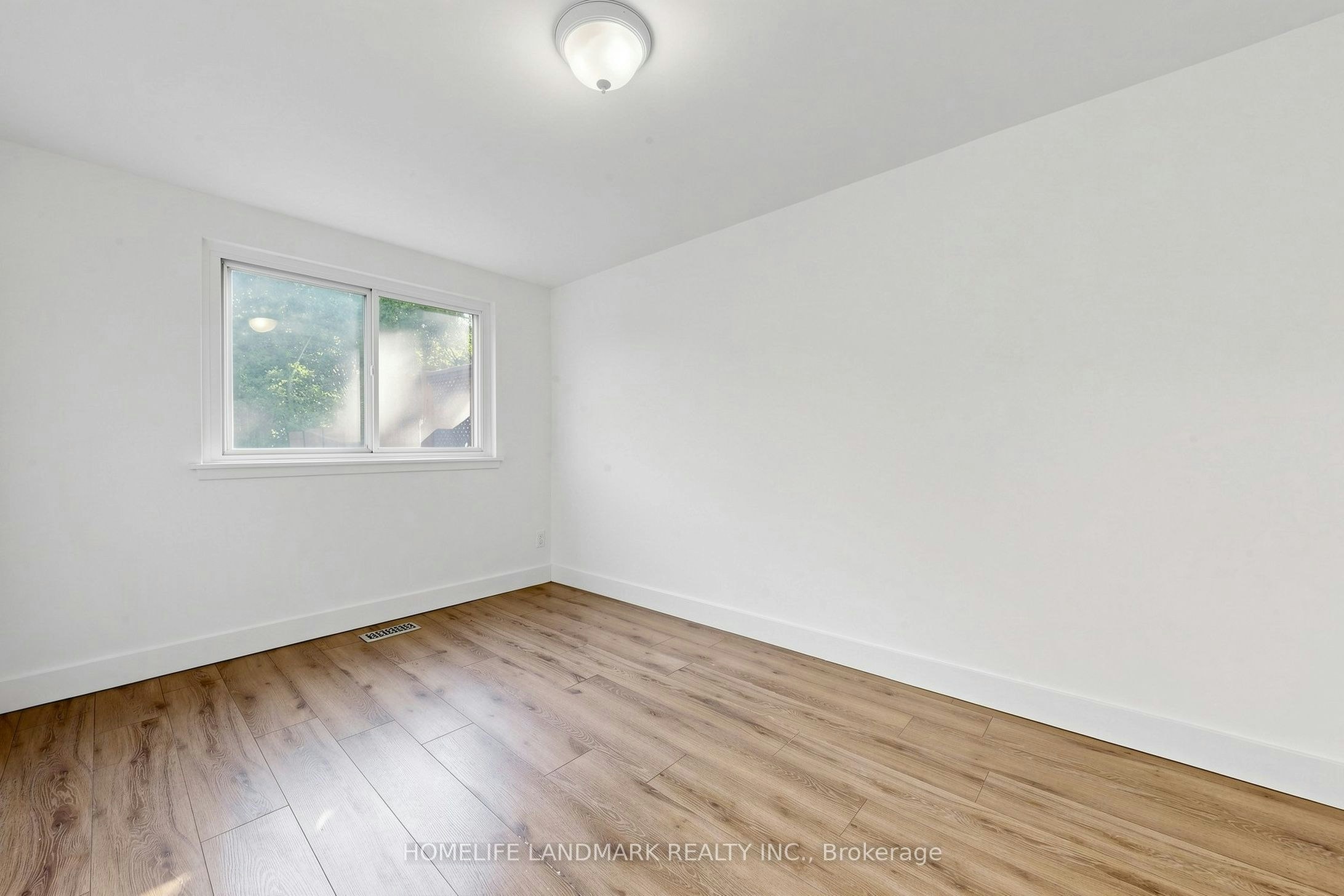 26 Fenside Drive, Toronto, ON, M3A 2V3 - 26
