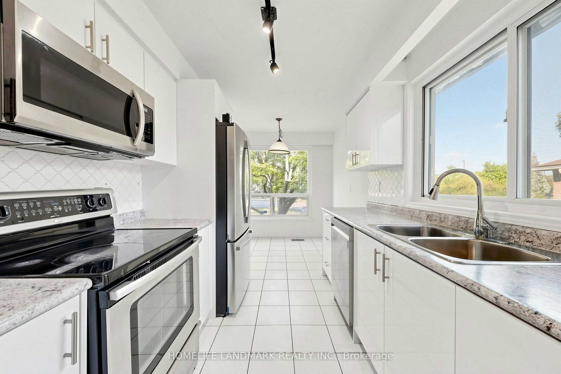 26 Fenside Drive, Toronto, ON, M3A 2V3 - 24