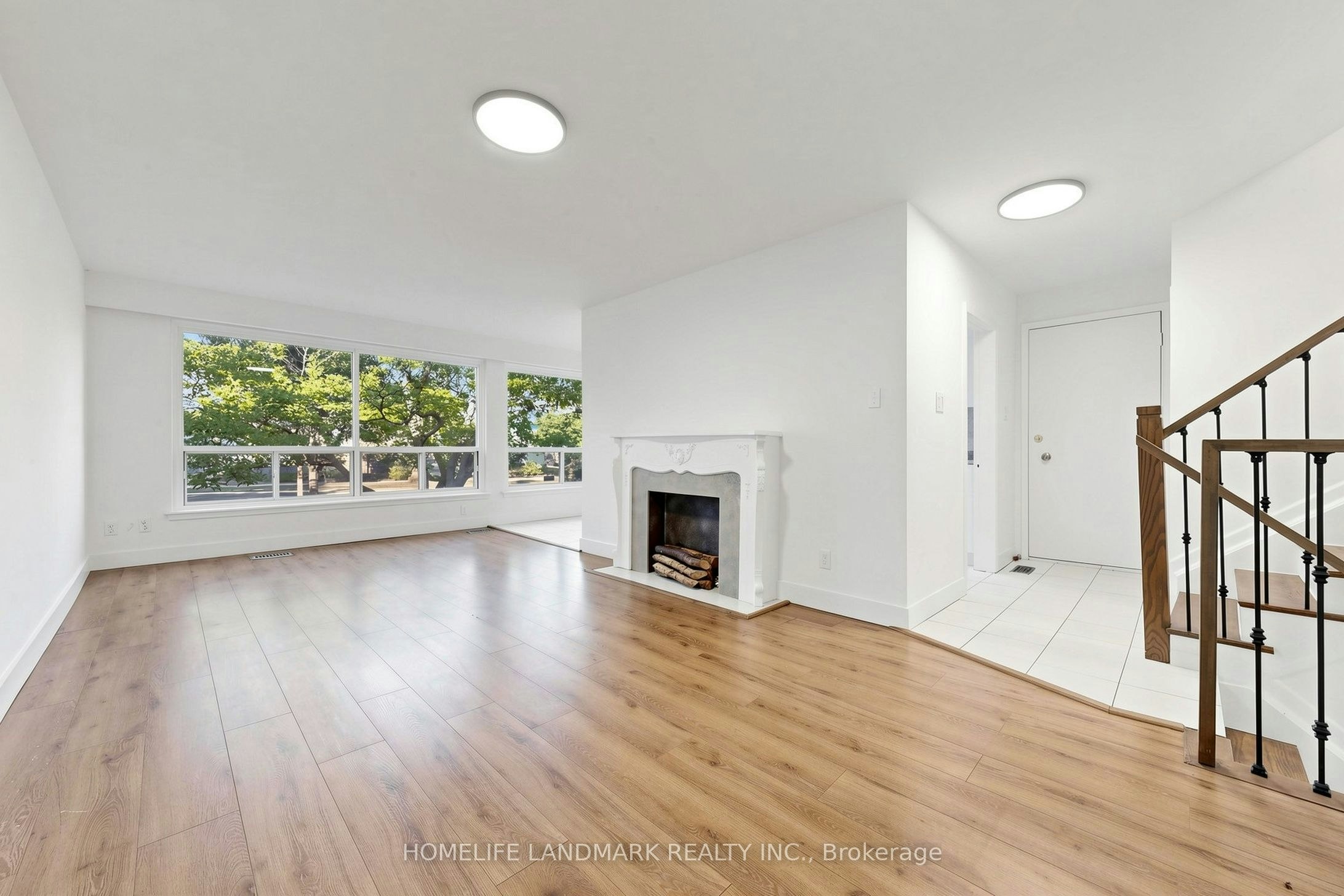 26 Fenside Drive, Toronto, ON, M3A 2V3 - 3