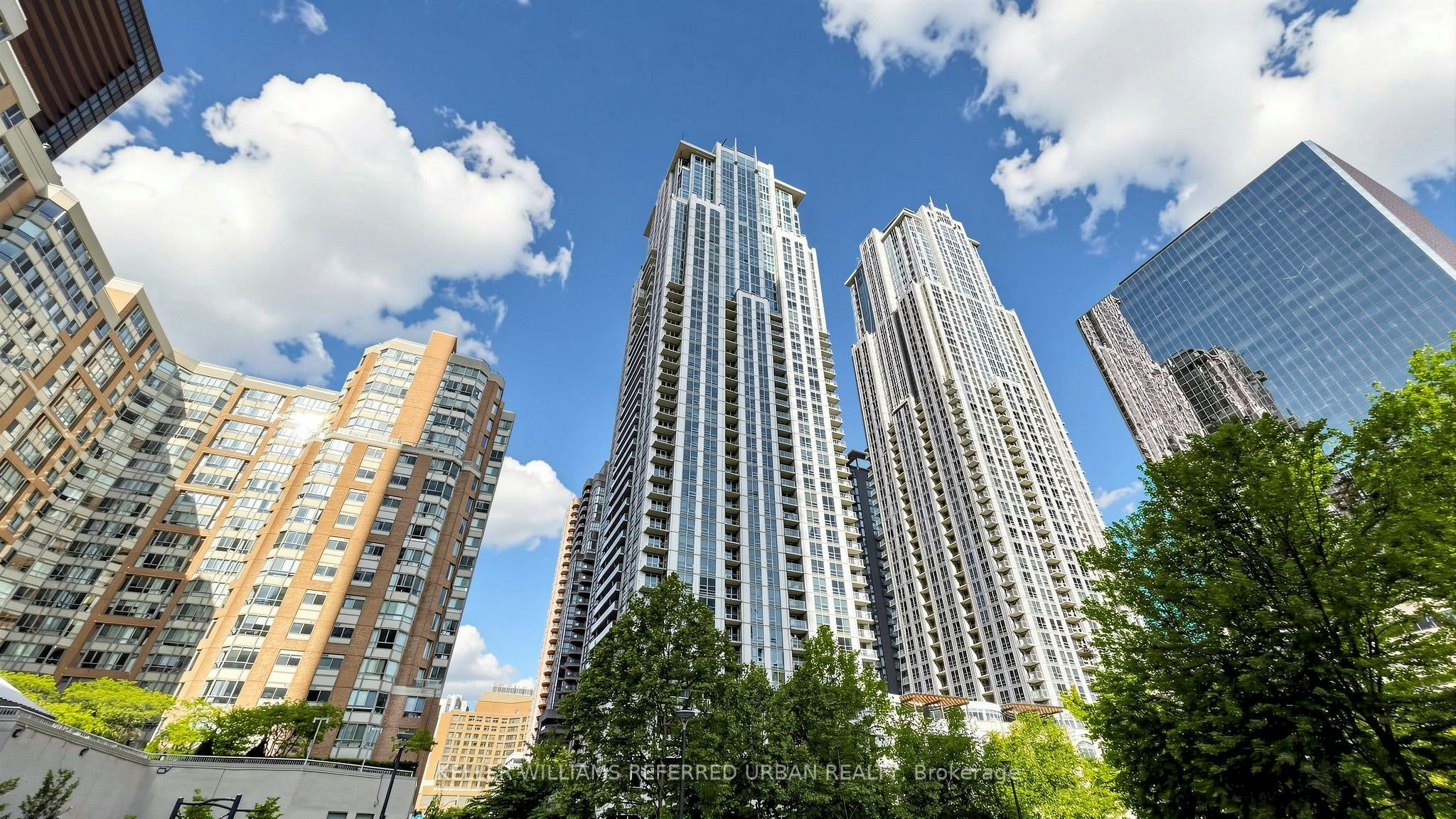 2205-761 Bay Street, Toronto, ON, M5G 2R2