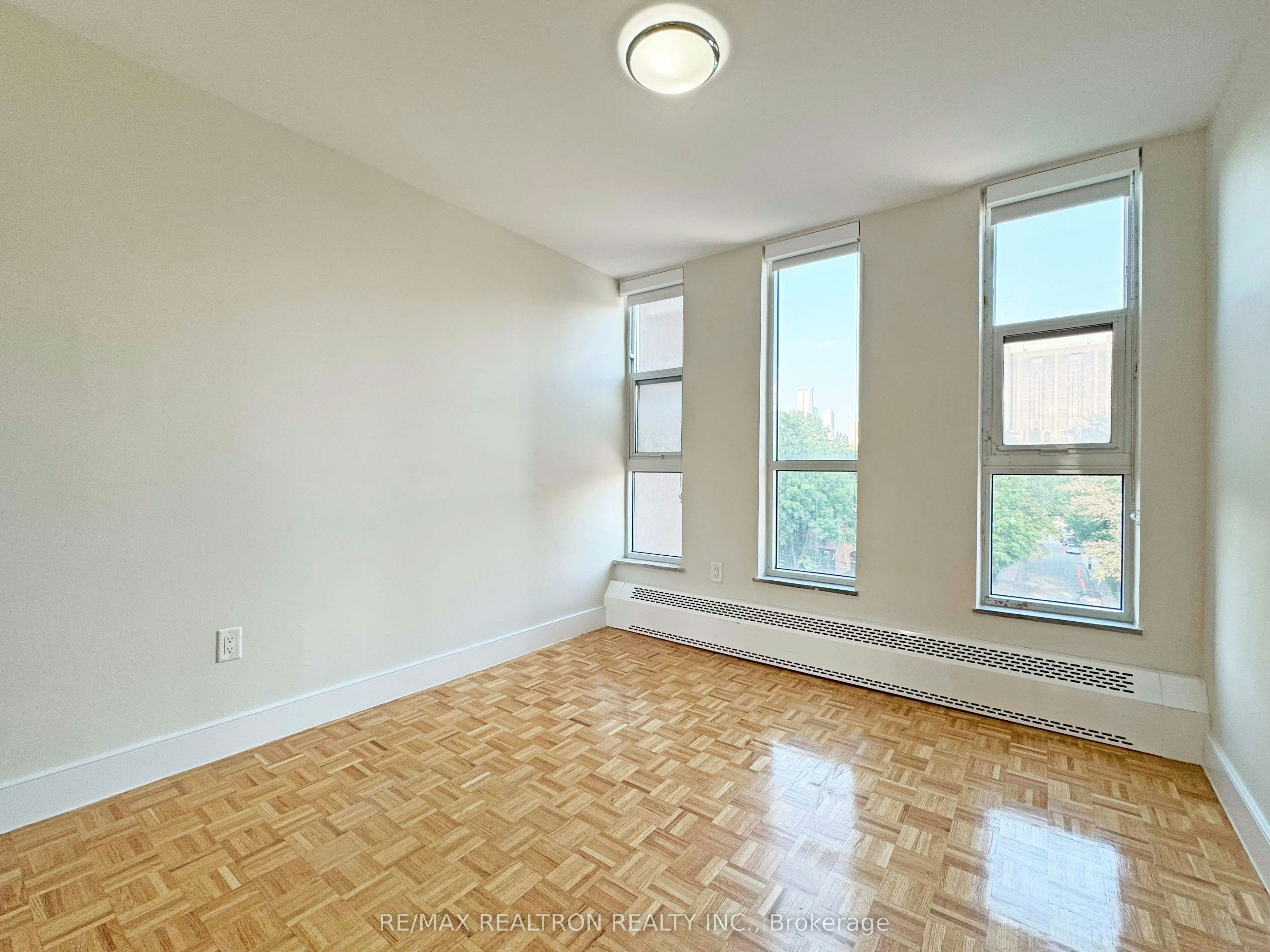 510-666 Spadina Avenue, Toronto, ON, M5S 2H8 - 4